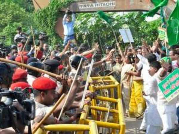 बवाल पर सियासत गर्म