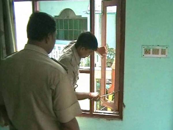 सपा नेता की थी अवैध बिल्डिंग