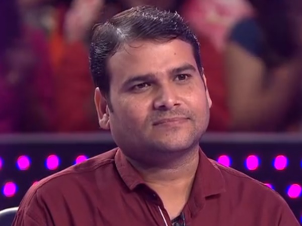 अपनी नौकरी परिवार से भी छिपाई अपनी नौकरी परिवार से भी छिपाई