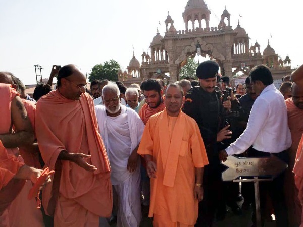 मोदी सरकार से ध्यान हटाने में कारगर योगी