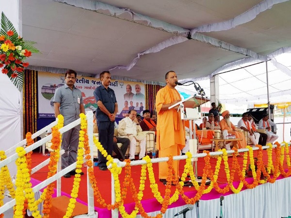 योगी आदित्यनाथ पार्टी के एजेंडे में फिट बैठते हैं