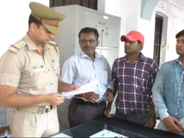 लोगों ने मेनका गांधी की टीम को घेरा