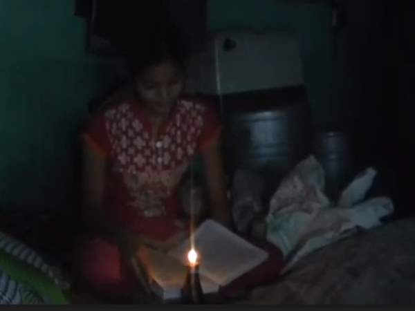 बिजली के लिए गांव वाले मायूस