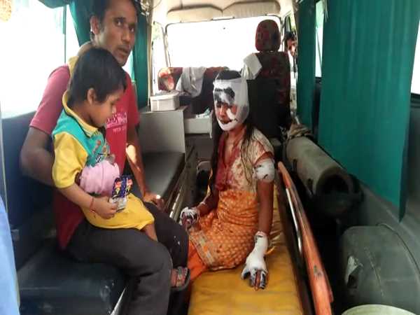 चाकू से कई वार किए