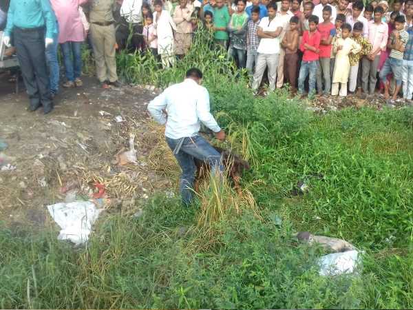 फरार हत्यारोपियों की हो रही तलाश