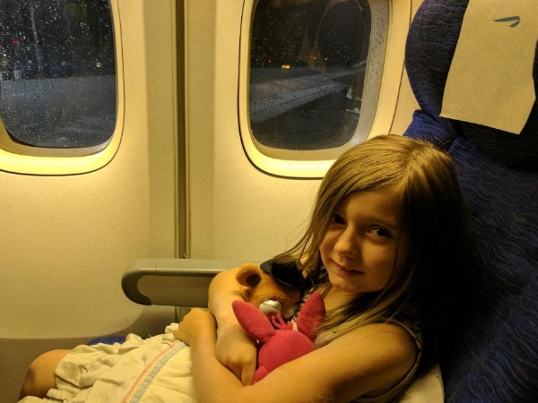 फ्लाइट क्रू में किसी ने नहीं की मदद