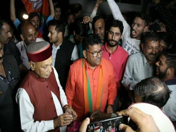 कैंडिडेट्स के ऐलान से BJP को डर! कैंडिडेट्स के ऐलान से BJP को डर!