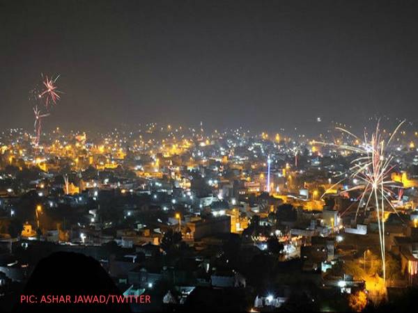 हमेशा की तरह पाक में दिवाली का जश्न