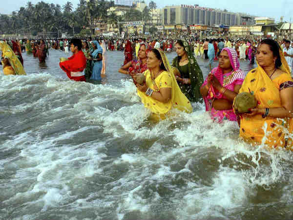  ठेकुआ और चावल के लडडू