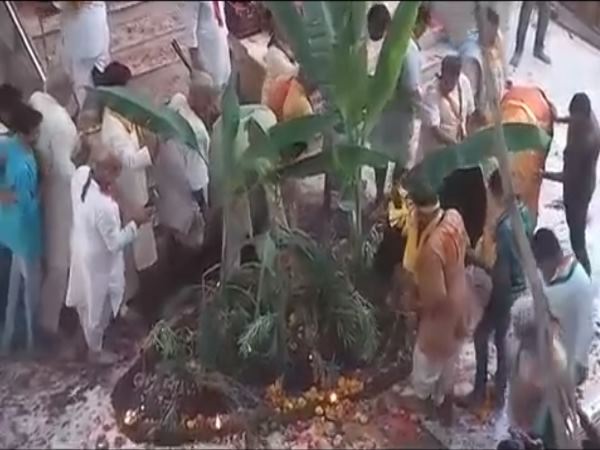 भारी संख्या में श्रद्धालुओं ने लिया हिस्सा भारी संख्या में श्रद्धालुओं ने लिया हिस्सा