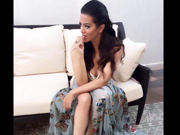 लो-प्रोफाइल रहने को कहते हैं संजय