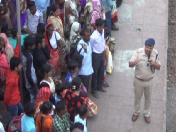 आरपीएफ ने संभाला मोर्चा