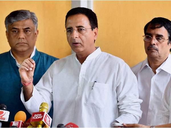  परंपराओं का किया अपमान