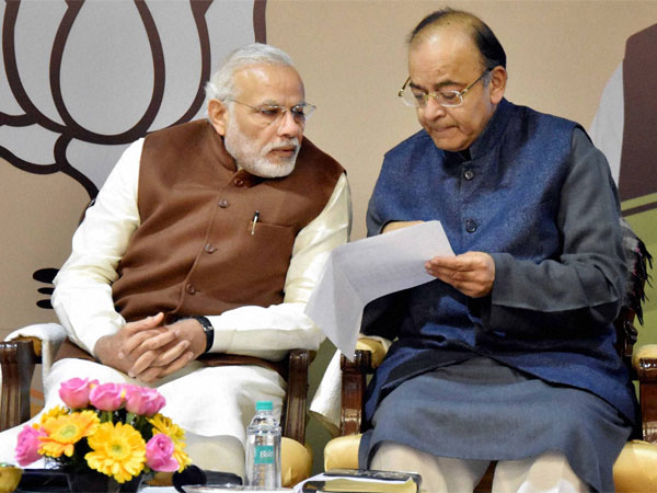 पीएम मोदी से जेटली और शाह की मुलाकात, हो सकता है बड़ा एलान पीएम मोदी से जेटली और शाह की मुलाकात, हो सकता है बड़ा एलान