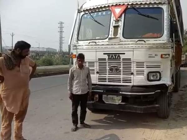 नेशनल हाईवे 2 पर हुआ हादसा