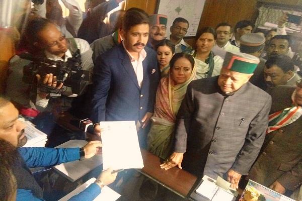 पिता वीरभद्र के सहारे बेटा विक्रमादित्य