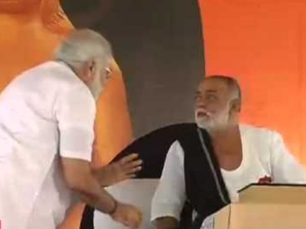 मोदी आए थे कथा सुनने