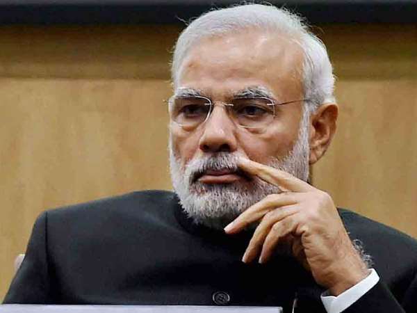 पीएम मोदी और विजय रूपाणी के क्षेत्र में पिछड़ रही बीजेपी 