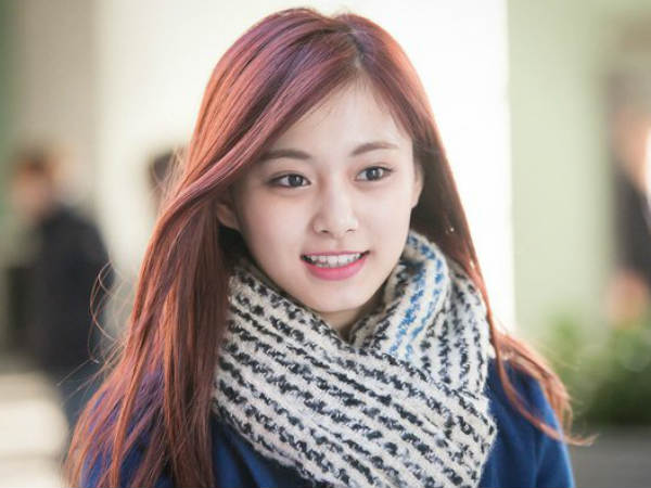 चाउ ने जब चीनी मीडिया के सामने ताइवान का झंडा लहरा दिया चाउ ने जब चीनी मीडिया के सामने ताइवान का झंडा लहरा दिया