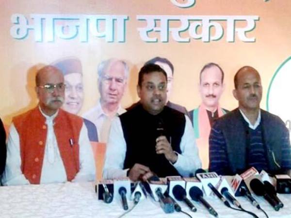 विक्रमादित्य मॉडल को बताया वाड्रा मॉडल विक्रमादित्य मॉडल को बताया वाड्रा मॉडल