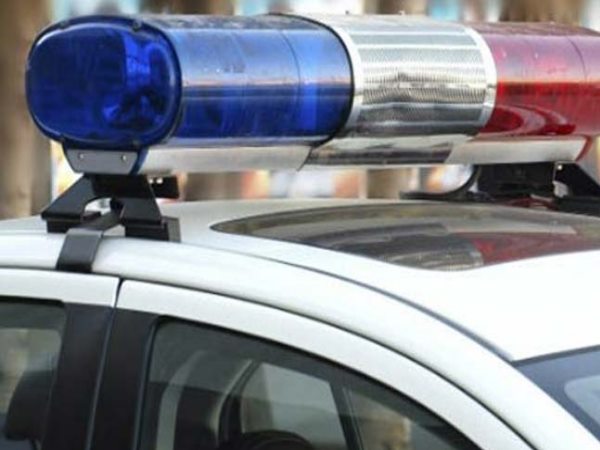 कुछ बताने को तैयार नहीं हैं लड़कियां कुछ बताने को तैयार नहीं हैं लड़कियां