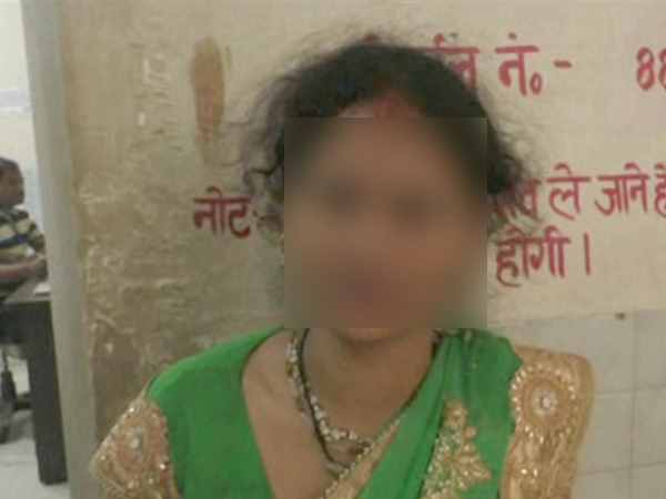 बहन को भाइयों ने घर से निकाला बहन को भाइयों ने घर से निकाला