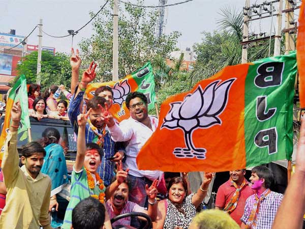 सरकार नहीं फेर सकती मुंह सरकार नहीं फेर सकती मुंह