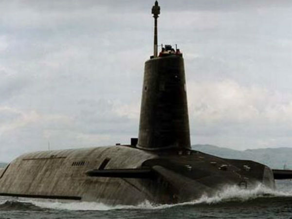  ड्यूटी के दौरान कोकीन पार्टी