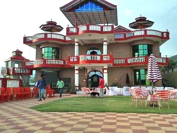 टिकट का इंतजार किये बिना चुनावी रण में कूदे