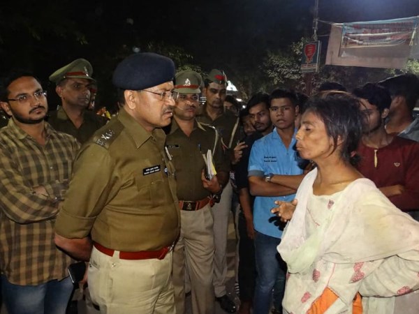 कोई उसके 4 माह के बच्चे को चोरी कर ले गया