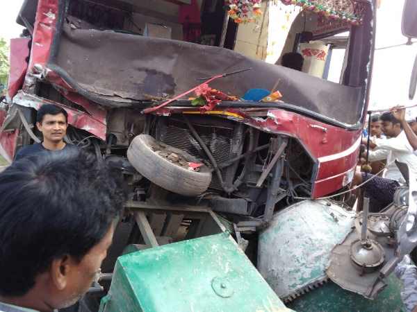 तीन की मौके पर हुई मौत