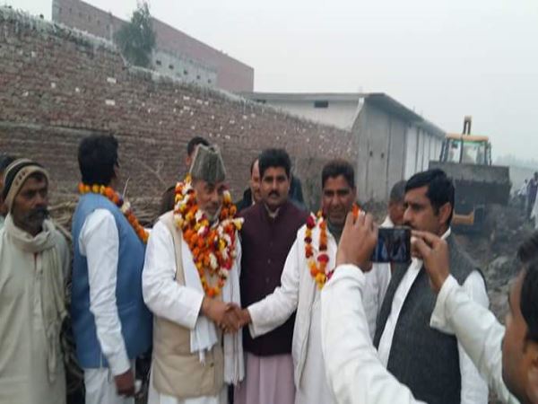 सपा ने फिर खेला पुराना कार्ड