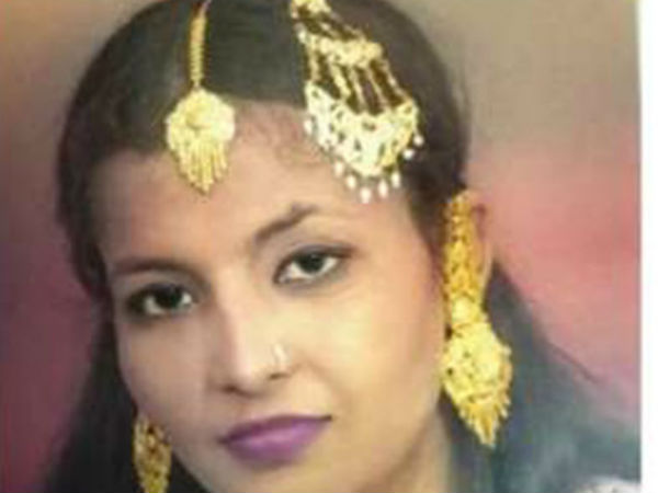 बाकायदा इंटरव्यू कर लड़कों को काम पर रखती थी रेशमा बाकायदा इंटरव्यू कर लड़कों को काम पर रखती थी रेशमा