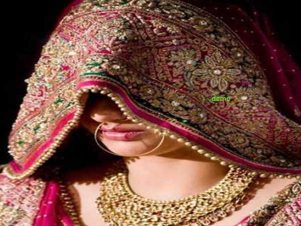 लड़की की हो रही तारीफ