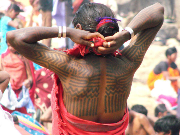  ब्लाउट की तरह गोदना