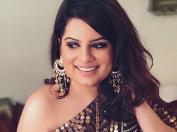 मल्लिका भी विवाद में कूदीं मल्लिका भी विवाद में कूदीं