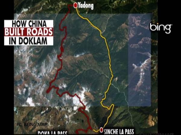 डोकलाम में चीनी सेना तैनात कर रही सुरक्षा बल और भारी भरकम हथियार, सैटेलाइट की तस्वीरों ने खोली पोल डोकलाम में चीनी सेना तैनात कर रही सुरक्षा बल और भारी भरकम हथियार, सैटेलाइट की तस्वीरों ने खोली पोल