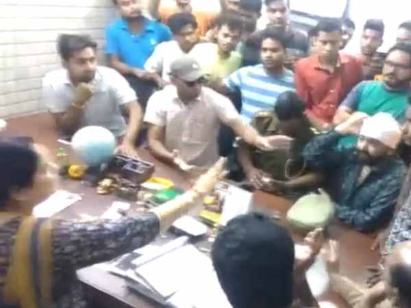 A teacher said students to untie kalawa from hand in Aligarh A teacher said students to untie kalawa from hand in Aligarh