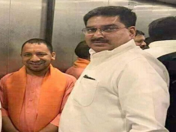 BJP MLA in Amethi challenge to Smriti Irani and Suresh Pasi again BJP MLA in Amethi challenge to Smriti Irani and Suresh Pasi again