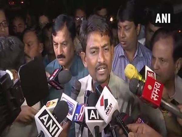 गुजरात चुनाव: 23 अक्टूबर को कांग्रेस में शामिल होंगे अल्पेश ठाकोर गुजरात चुनाव: 23 अक्टूबर को कांग्रेस में शामिल होंगे अल्पेश ठाकोर