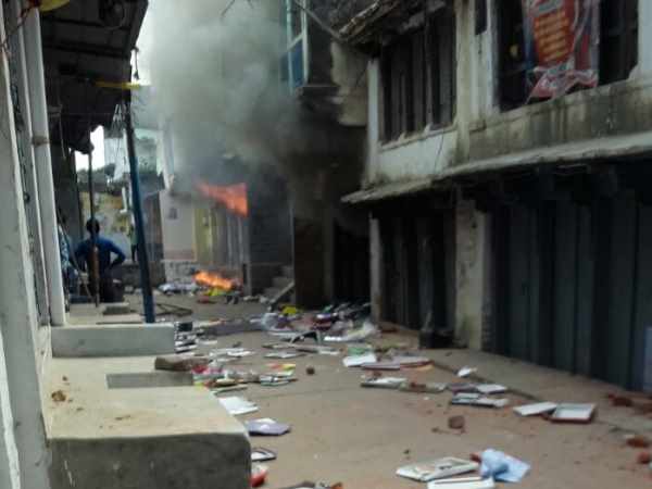 Communal clash in Ballia, stone pelting and arson
