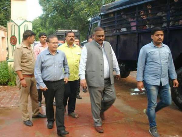 Eleven arrest in Axis Bank Scam in Allahabad