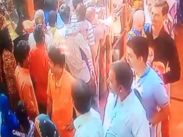 mirzapur devotee stole vindhyachal temple bell