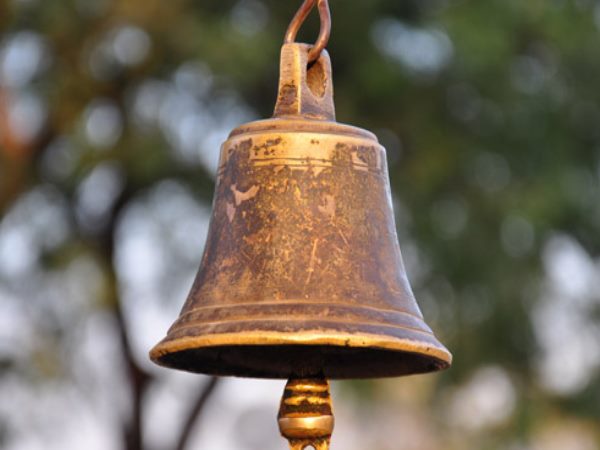 mirzapur devotee stole vindhyachal temple bell