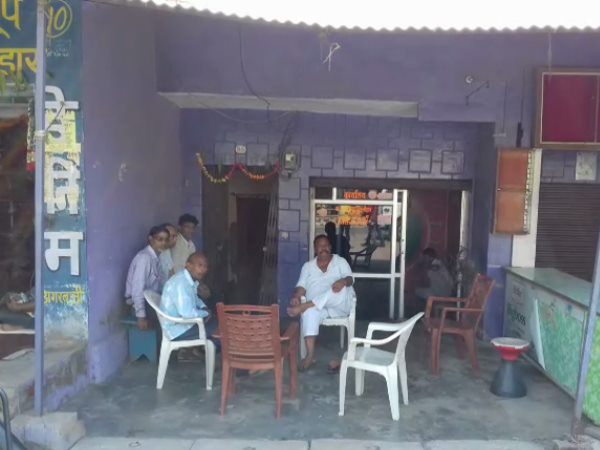 Fire on BJP leader at Diwali Night in Mainpuri