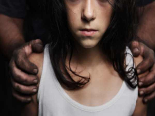 A daughter raped by father and mother told her to keep quiet in Pune A daughter raped by father and mother told her to keep quiet in Pune