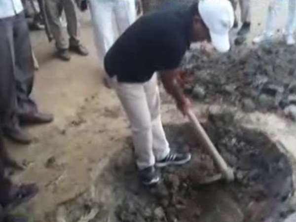 DM built toilet and worked as labour in Kannauj