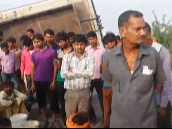  Many passengers injured when a bus overturned in Etawah