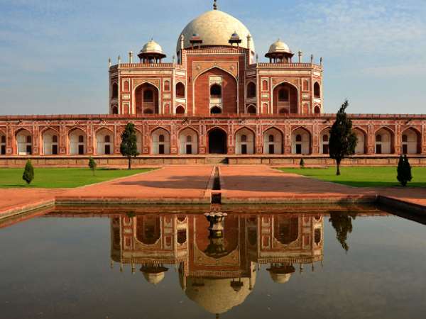 graveyard problem in Delhi