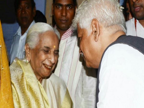 Funeral of Girija Devi with the state honor in Varanasi Funeral of Girija Devi with the state honor in Varanasi